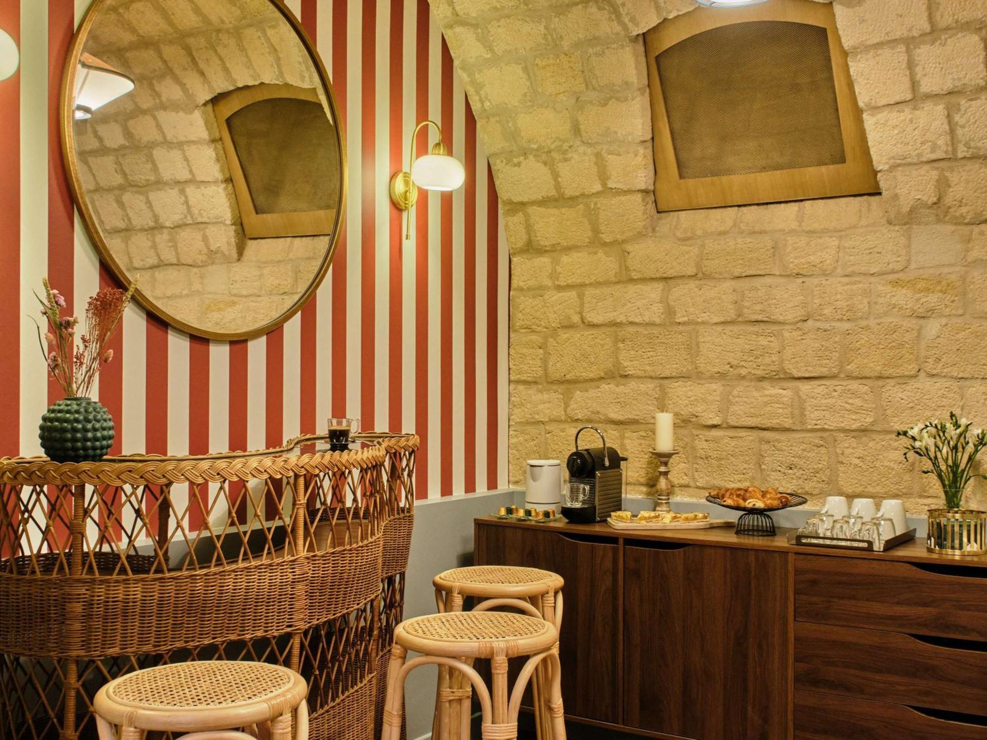 Mercure Paris Notre Dame Saint Germain Des Pres Exterior photo