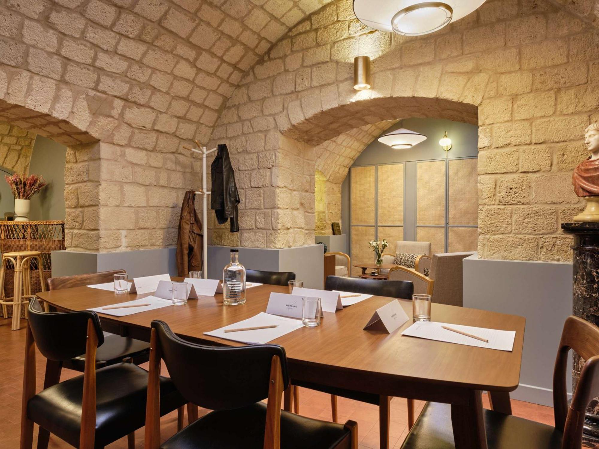 Mercure Paris Notre Dame Saint Germain Des Pres Exterior photo